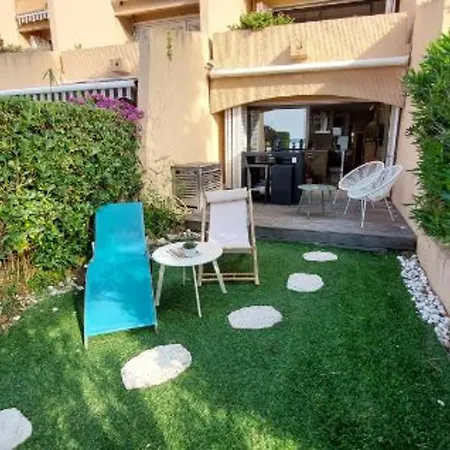 Climatise 2 Pieces Avec Vue : 4 Pers, Piscine, Parking - Fr-1-780-38 * Sainte-Maxime