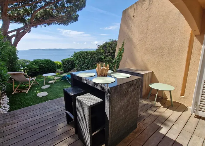 Climatise 2 Pieces Avec Vue : 4 Pers, Piscine, Parking - Fr-1-780-38 Lägenhet *