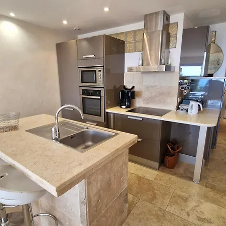 Climatise 2 Pieces Avec Vue : 4 Pers, Piscine, Parking - Fr-1-780-38