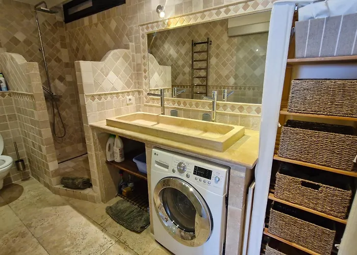 Climatise 2 Pieces Avec Vue : 4 Pers, Piscine, Parking - Fr-1-780-38