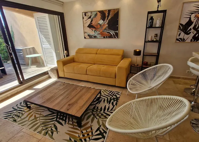 Apartman Climatise 2 Pieces Avec Vue : 4 Pers, Piscine, Parking - Fr-1-780-38 Sainte-Maxime