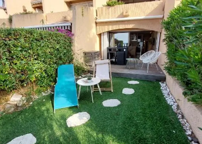 Climatise 2 Pieces Avec Vue : 4 Pers, Piscine, Parking - Fr-1-780-38 * Sainte-Maxime